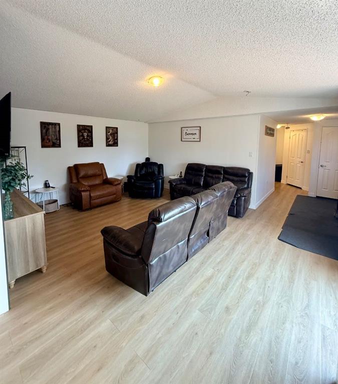 Picture of 10226 103 Ave  , La Crete Real Estate Listing