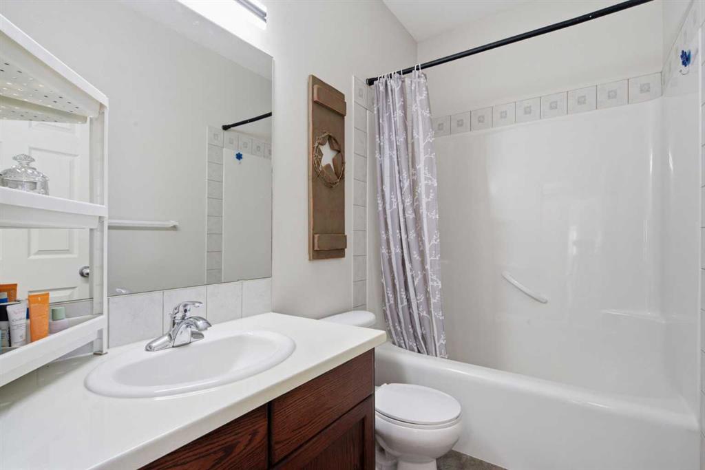 Picture of 124 West Creek Glen , Chestermere Real Estate Listing