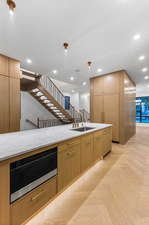 Picture of 730 25 Avenue NW, Calgary Real Estate Listing