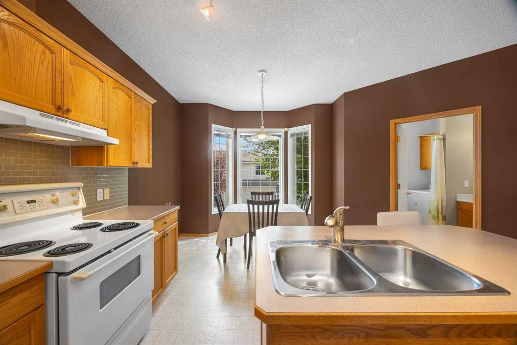 Picture of 36 Hamptons Link NW, Calgary Real Estate Listing