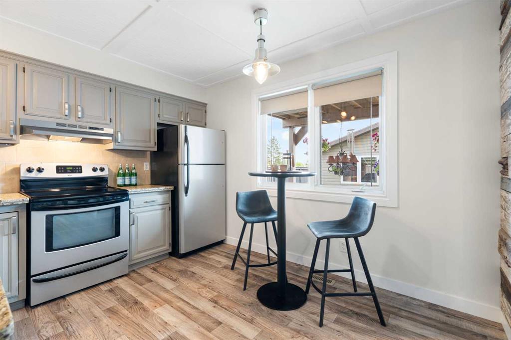 Picture of 8424 Berkley Road NW, Calgary Real Estate Listing
