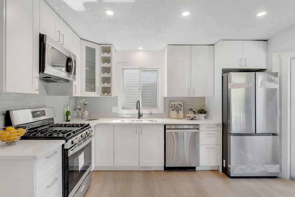 Picture of 29 Douglas Glen Crescent SE, Calgary Real Estate Listing