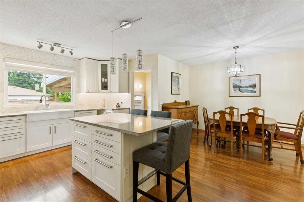 Picture of 6452 Silver Springs Way NW, Calgary Real Estate Listing