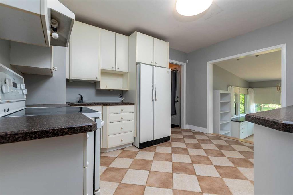 Picture of 5213 48 Street , Lloydminster Real Estate Listing