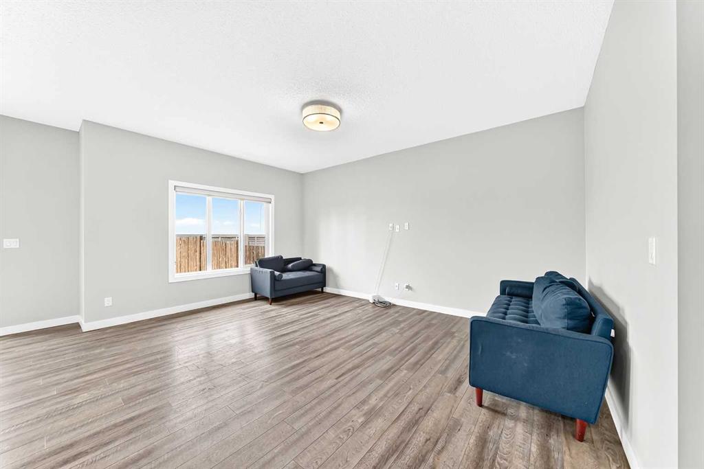 Picture of 176 SAVANNA Lane NE, Calgary Real Estate Listing