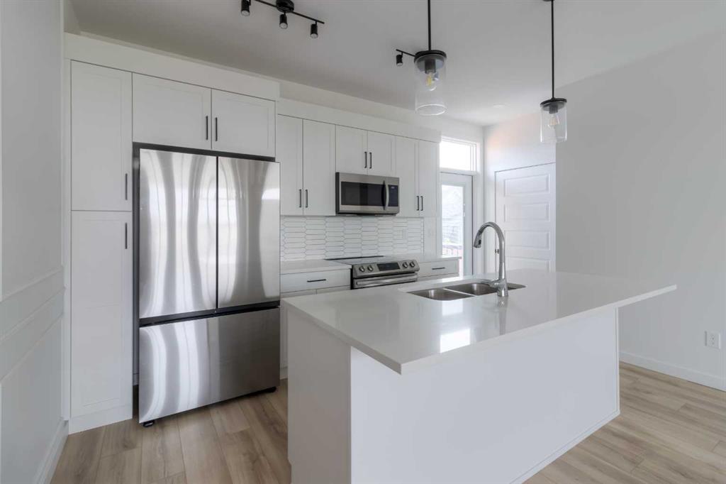 Picture of 633 Blackwolf Boulevard N, Lethbridge Real Estate Listing
