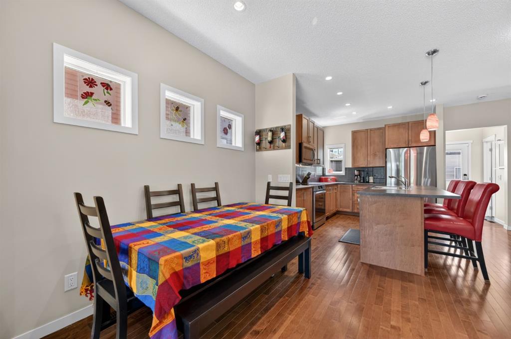Picture of 218 River Heights Green , Cochrane Real Estate Listing