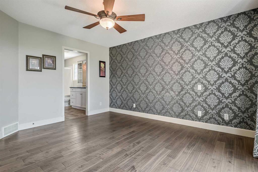 Picture of 443 Riverside Green NW, High River Real Estate Listing