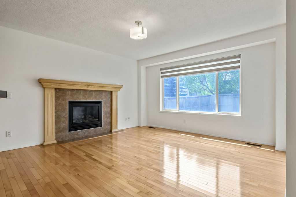Picture of 280 Panora Close NW, Calgary Real Estate Listing