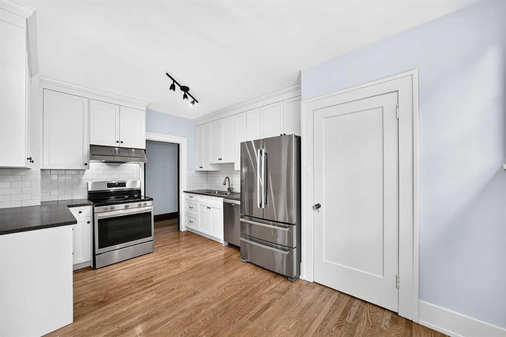 Picture of 226 Superior Avenue SW, Calgary Real Estate Listing