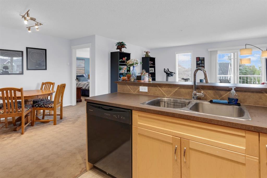 Picture of 7201, 70 Panamount Drive NW, Calgary Real Estate Listing