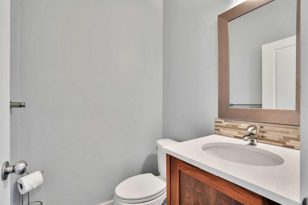 Picture of 145 Marquis Common SE, Calgary Real Estate Listing