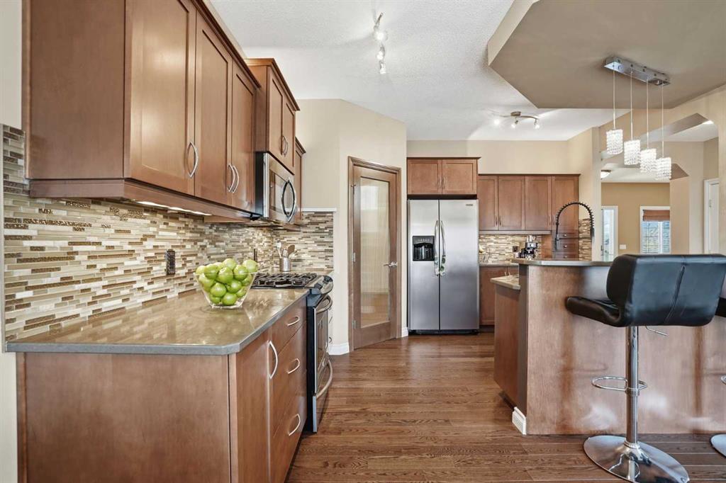 Picture of 133 Aspen Stone Road SW, Calgary Real Estate Listing