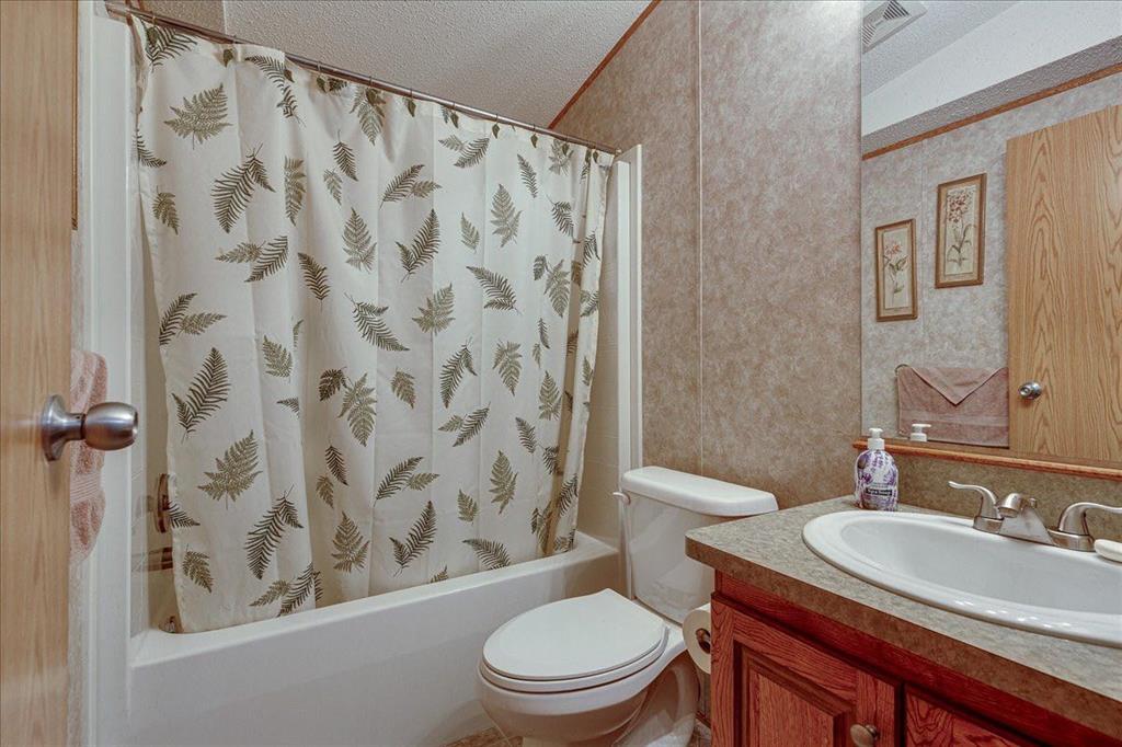 Picture of 430030 Range Road 242A , Rural Ponoka County Real Estate Listing
