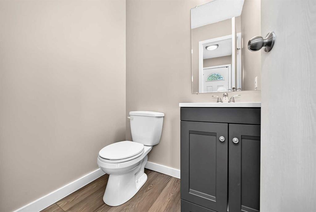 Picture of 96 Erin Woods Boulevard SE, Calgary Real Estate Listing