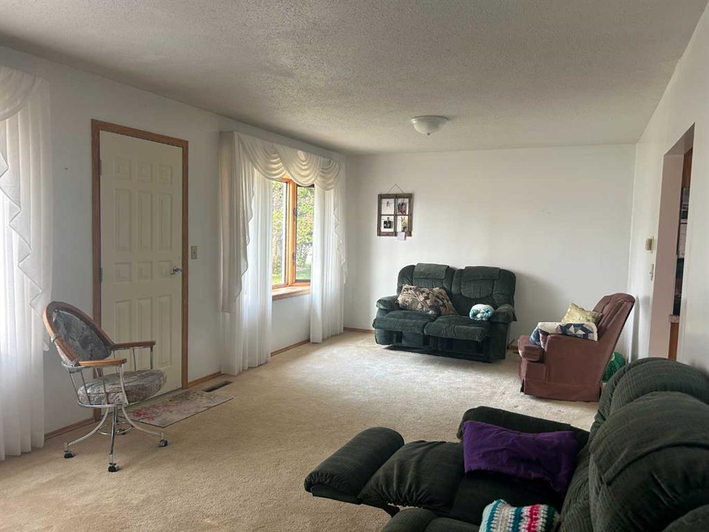 Picture of 315 3 Avenue N, Vauxhall Real Estate Listing