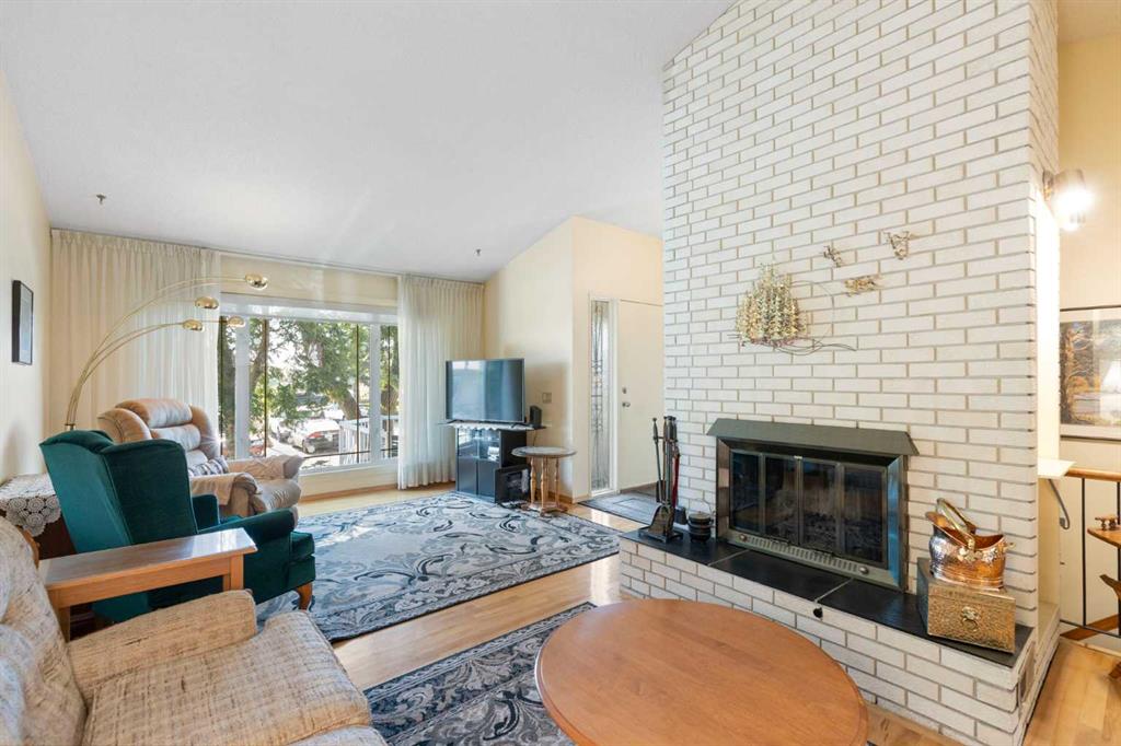 Picture of 243 Radcliffe Place SE, Calgary Real Estate Listing
