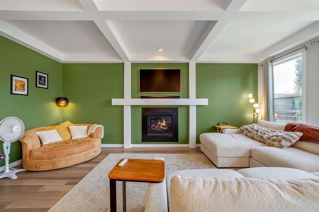 Picture of 489 Devonia Way W, Lethbridge Real Estate Listing