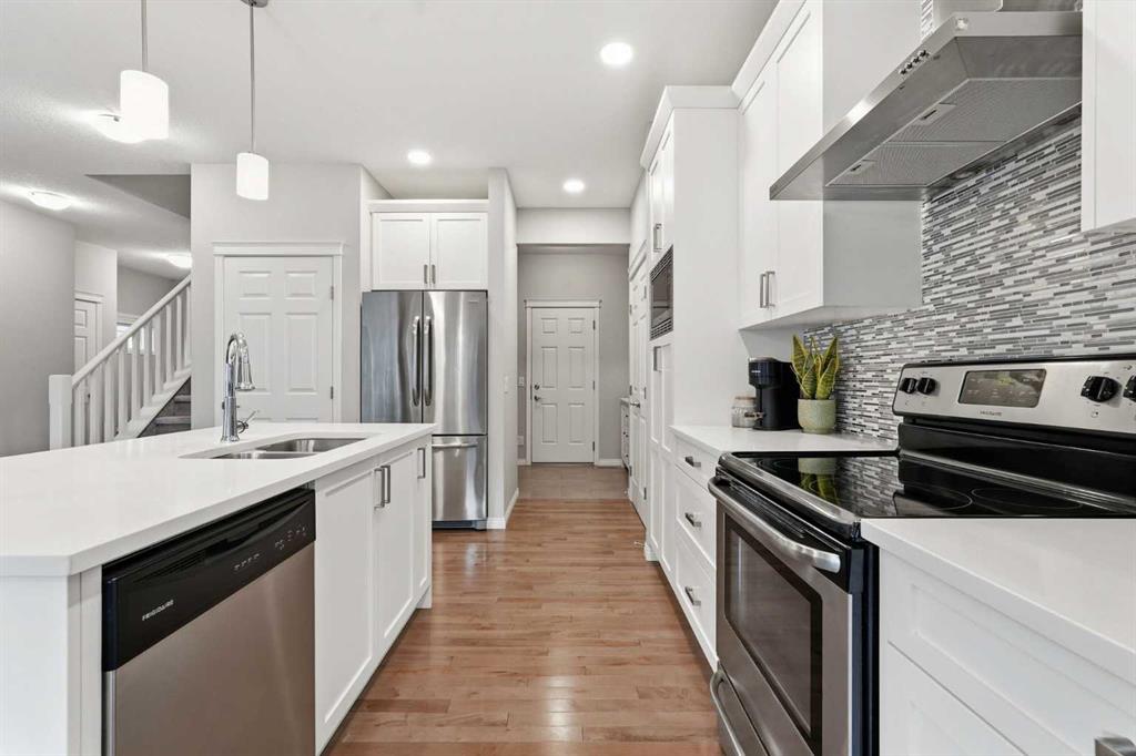 Picture of 66 Masters Place SE, Calgary Real Estate Listing