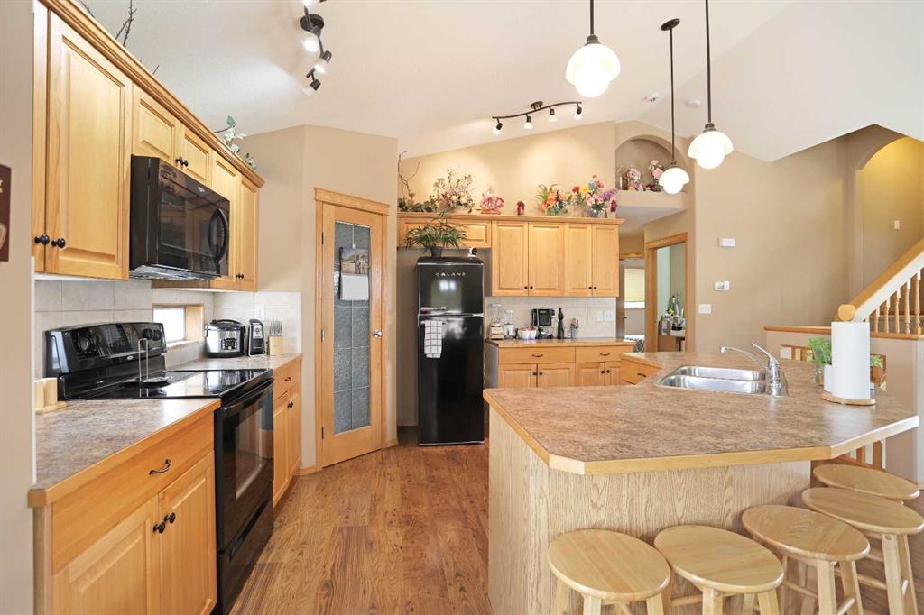 Picture of 372 Lake Stafford Drive E, Brooks Real Estate Listing