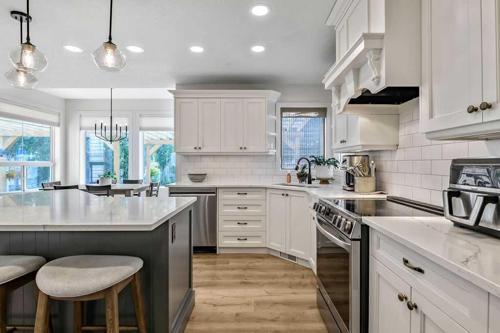 Picture of 9 Sheep River Heath , Okotoks Real Estate Listing