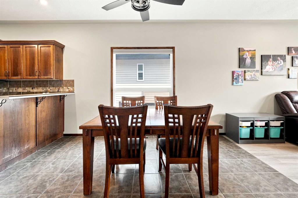 Picture of 19 Lambertson Place , Sylvan Lake Real Estate Listing