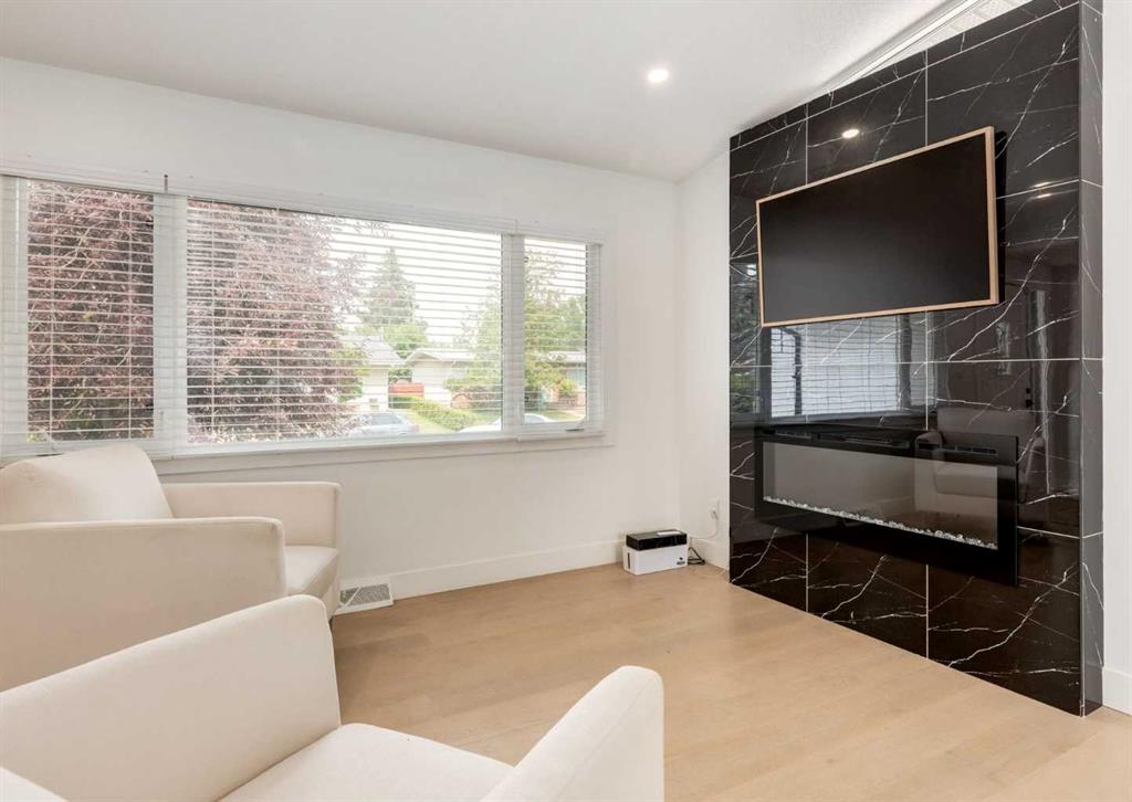 Picture of 1323 106 Avenue SW, Calgary Real Estate Listing