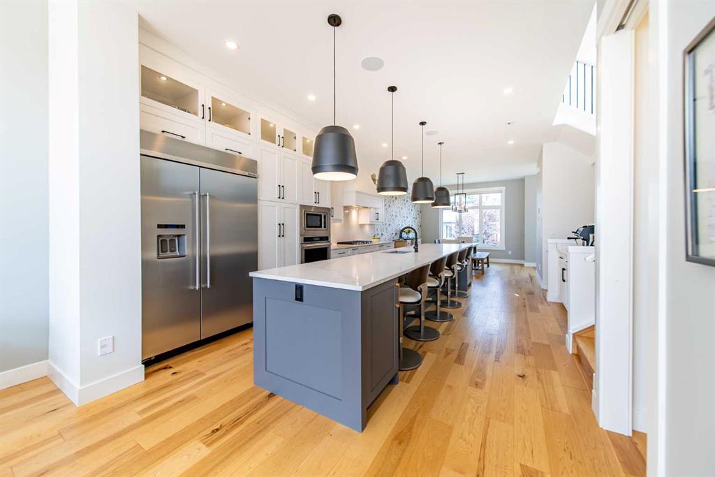 Picture of 2225 31 Street SW, Calgary Real Estate Listing
