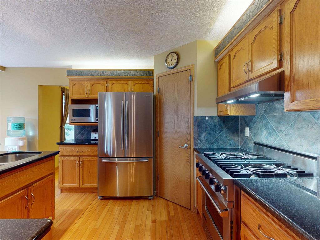 Picture of 55 Hampshire Grove NW, Calgary Real Estate Listing