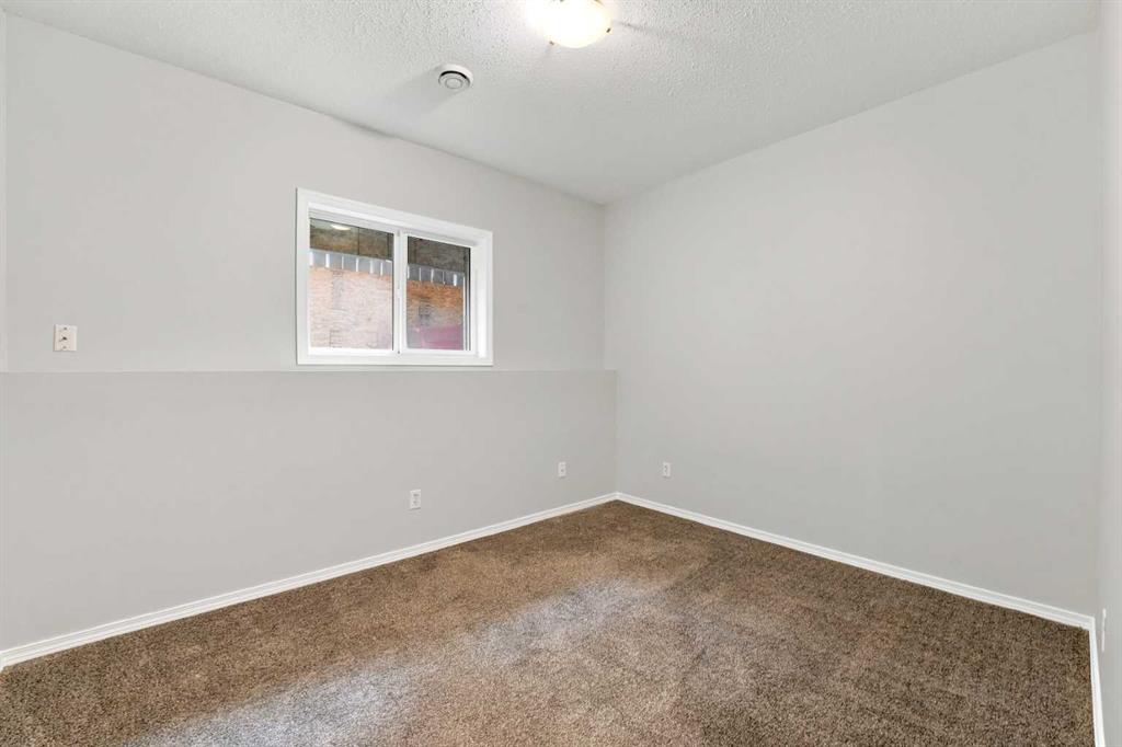 Picture of A, 1205 Fleming Avenue , Penhold Real Estate Listing