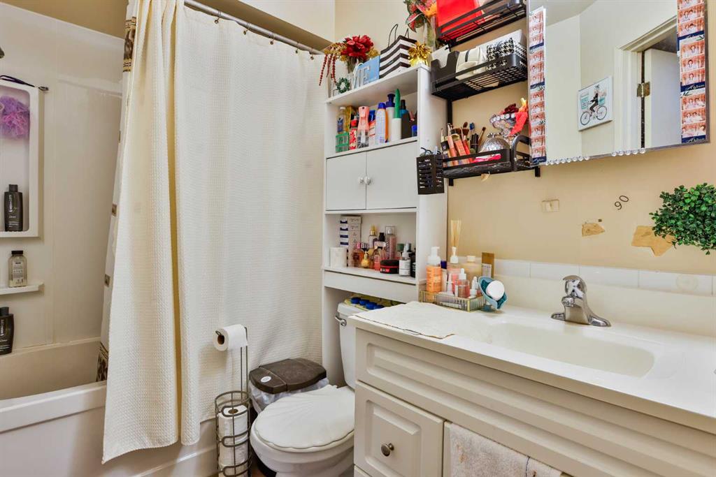 Picture of 1717 St Edward Boulevard N, Lethbridge Real Estate Listing