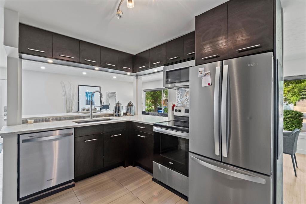 Picture of 38 Westwood Drive SW, Calgary Real Estate Listing