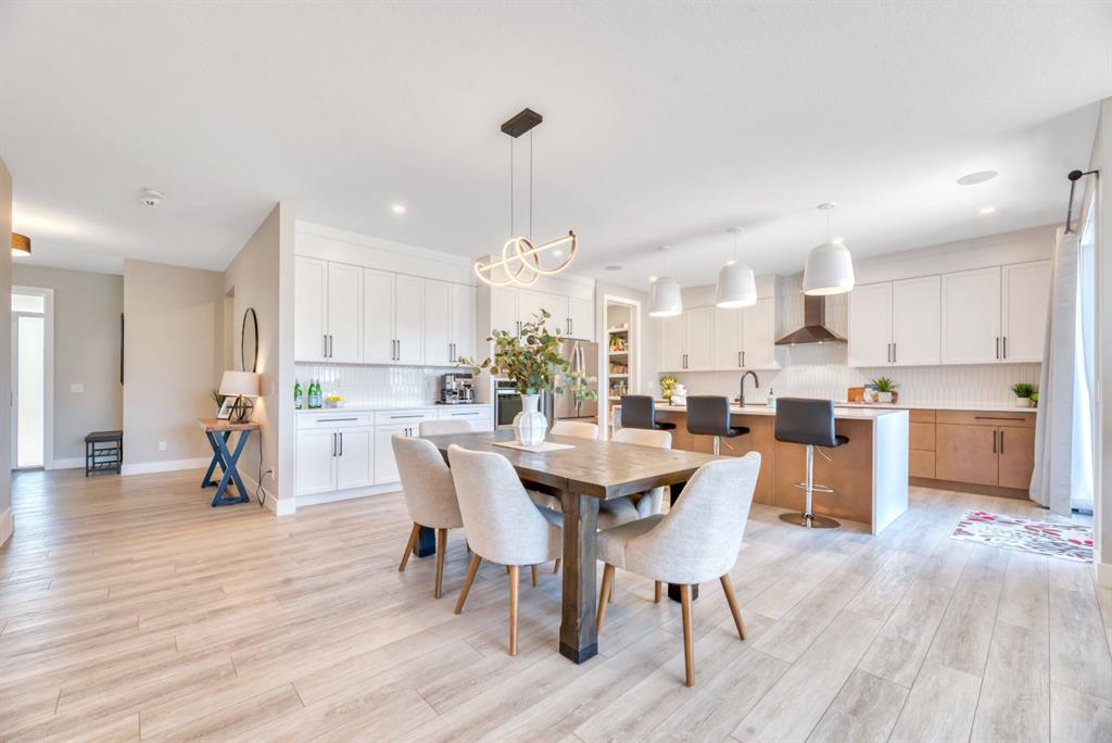 Picture of 6 Legacy Woods Crescent SE, Calgary Real Estate Listing