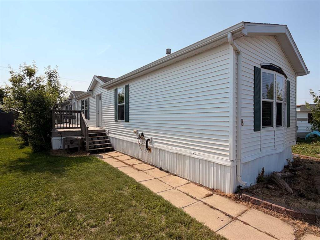 Picture of 18, 1609 14 Street , Wainwright Real Estate Listing