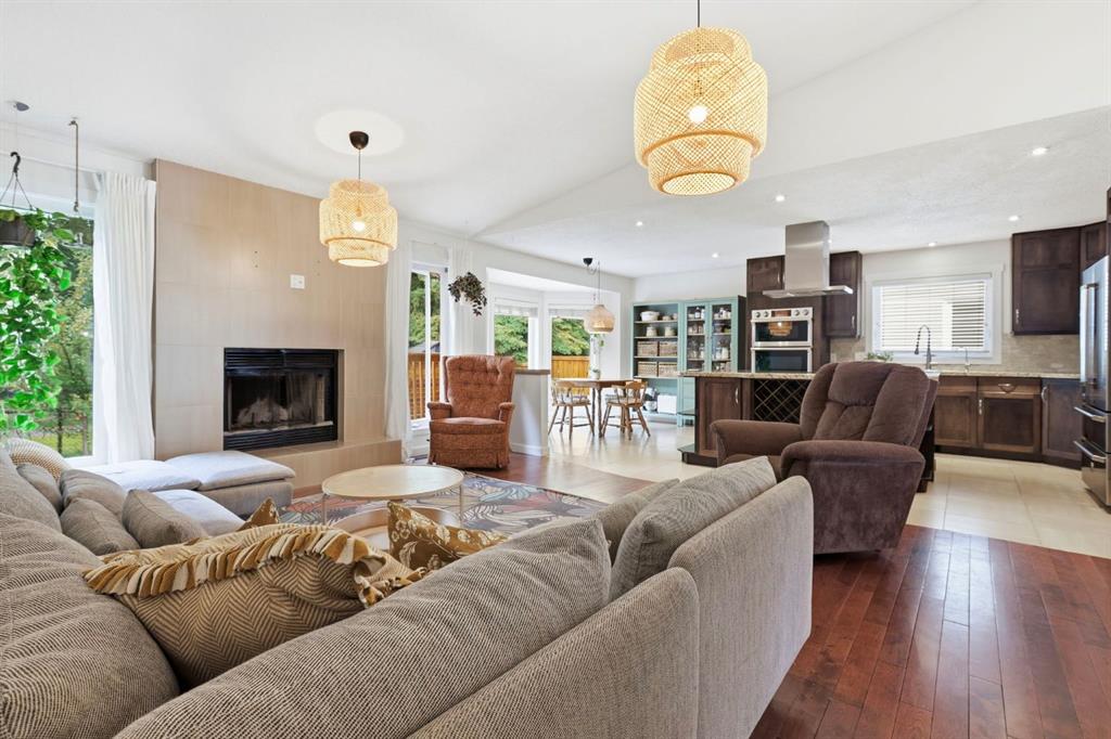 Picture of 420 Douglasbank Court SE, Calgary Real Estate Listing