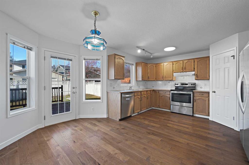 Picture of 182 Coventry Close NE, Calgary Real Estate Listing