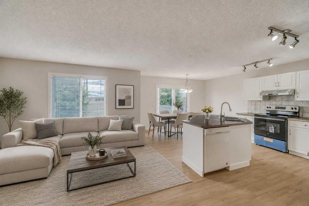 Picture of 130 Somerglen Way SW, Calgary Real Estate Listing