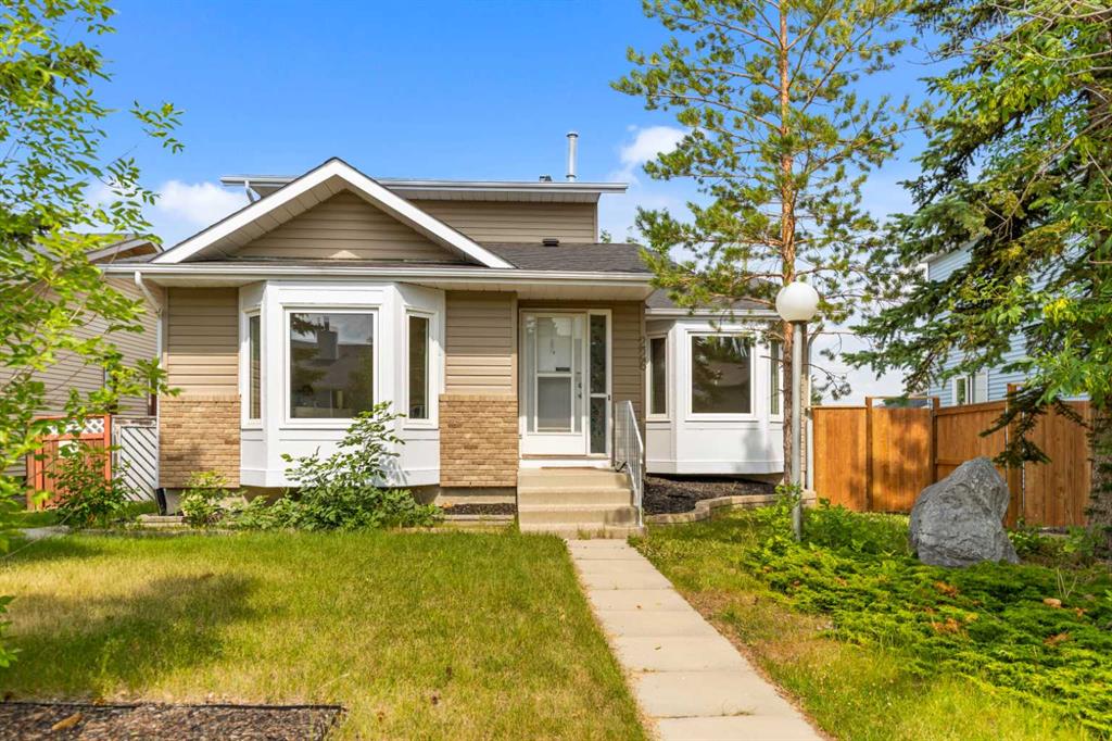 Picture of 226 Sandstone Drive NW, Calgary Real Estate Listing