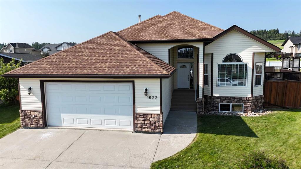 Picture of 1622 41A STREET  , Edson Real Estate Listing