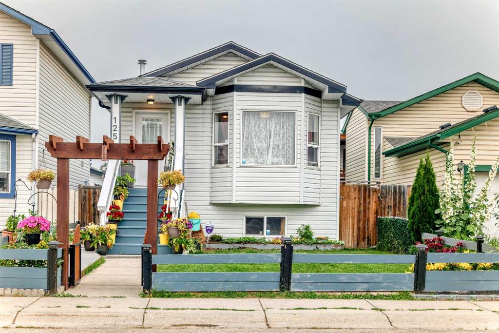 Picture of 125 Appleburn Close SE, Calgary Real Estate Listing