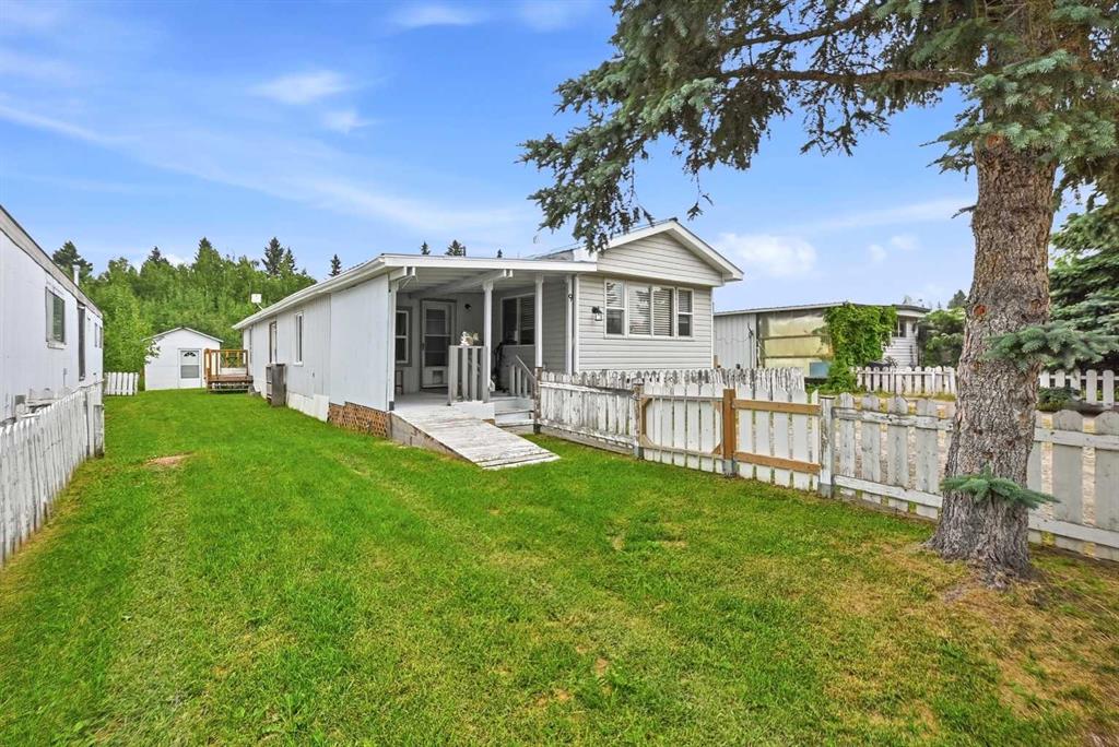 Picture of #9, 5235 50 Street , Caroline Real Estate Listing