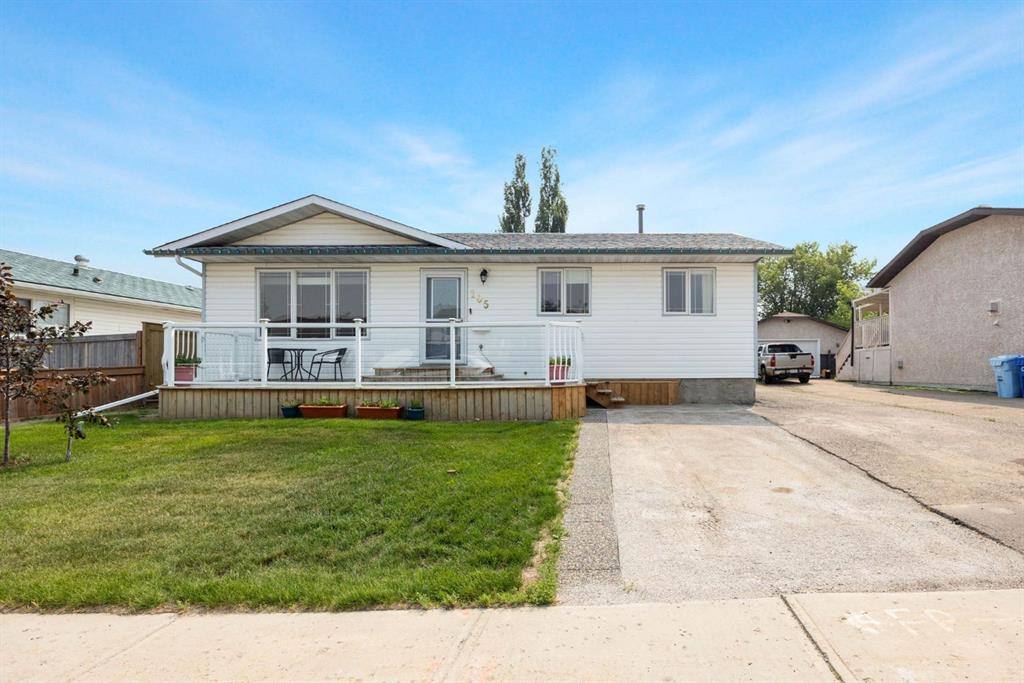Picture of 105 Oaks Crescent , Fort McMurray Real Estate Listing