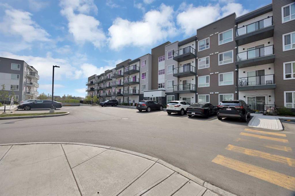 Picture of 3315, 33 Carringham Gate NW, Calgary Real Estate Listing