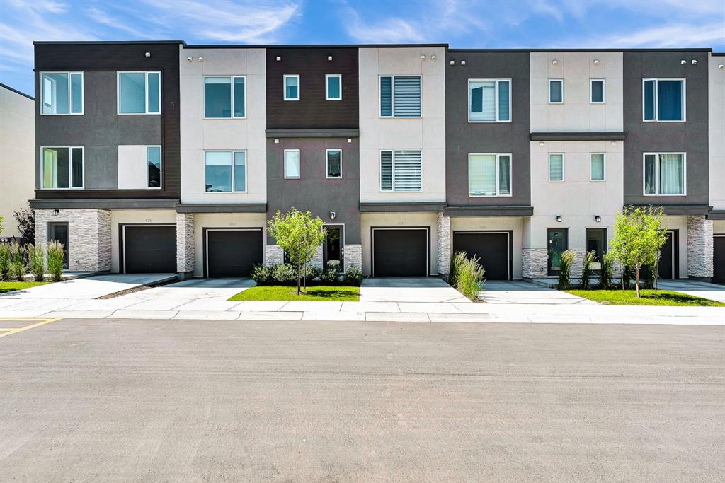 Picture of 426 Shawnee Square SW, Calgary Real Estate Listing