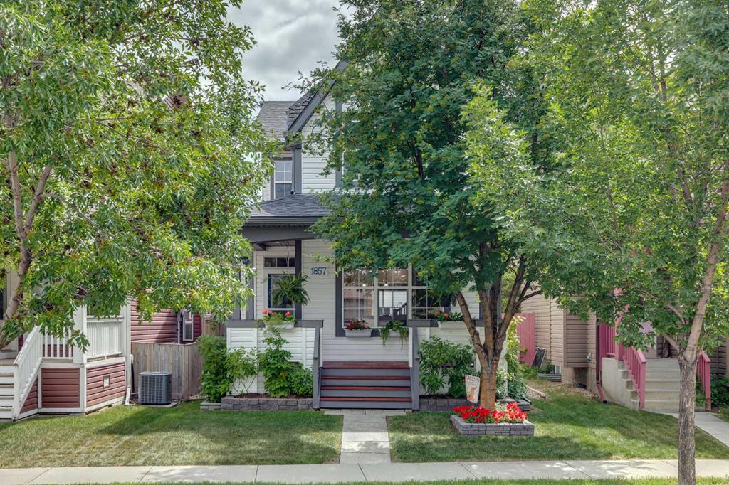 Picture of 1857 New Brighton Drive SE, Calgary Real Estate Listing