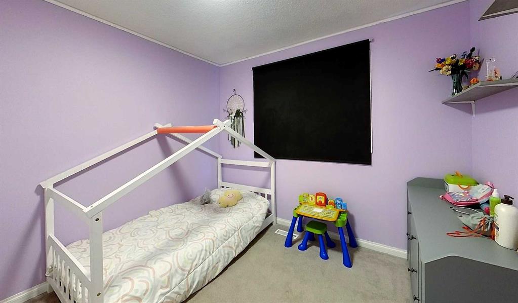 Picture of 1402 Edson Drive  , Edson Real Estate Listing
