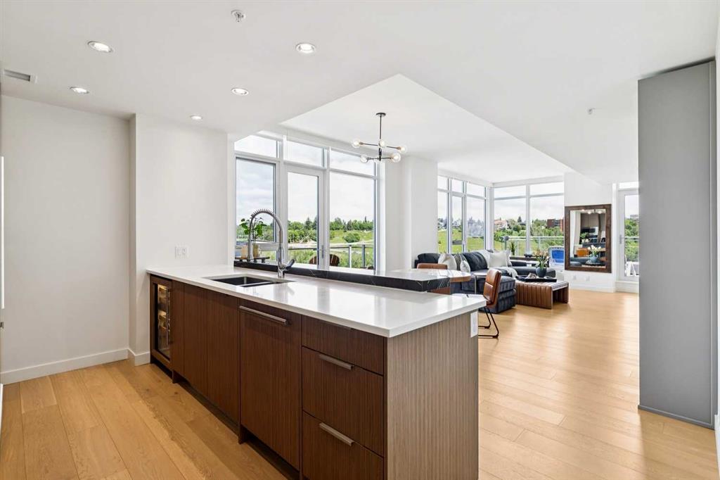 Picture of 901, 118 Waterfront Court SW, Calgary Real Estate Listing