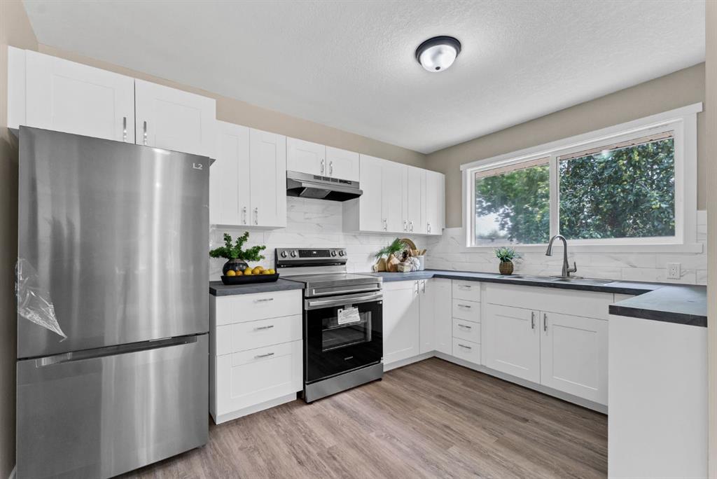 Picture of 729 3 Street NW, Medicine Hat Real Estate Listing