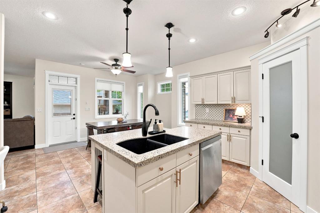 Picture of 100 Vincent Close , Red Deer Real Estate Listing