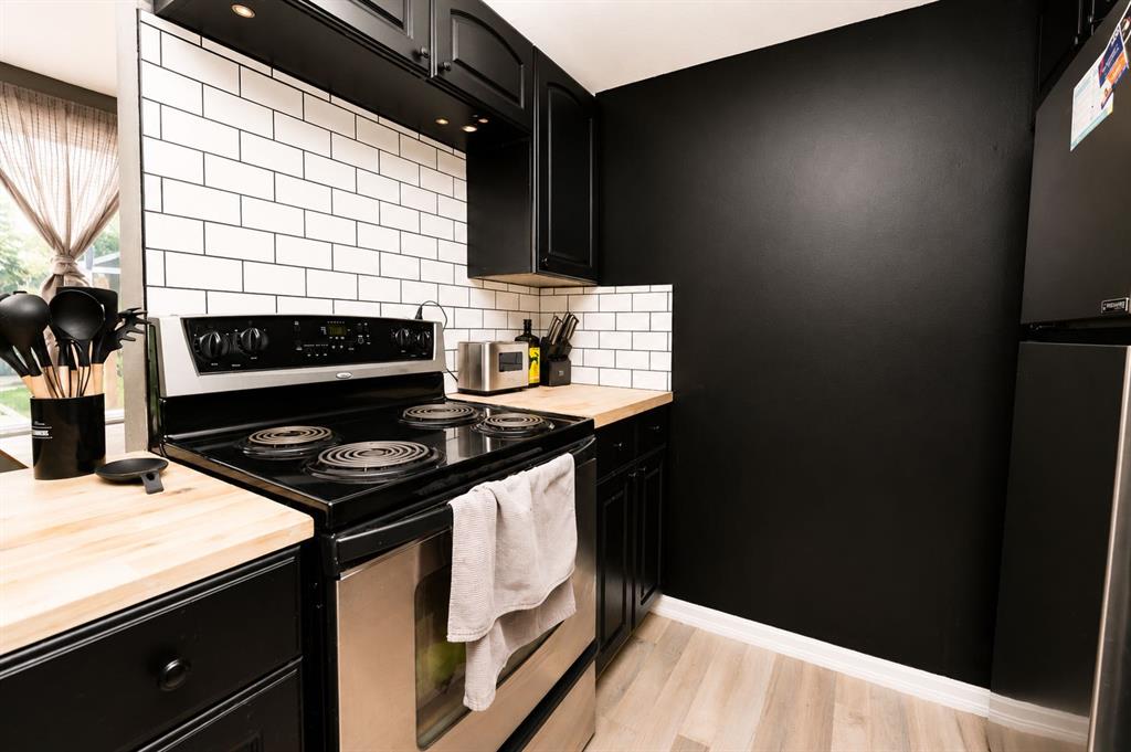 Picture of 6527 Huntsbay Road NW, Calgary Real Estate Listing